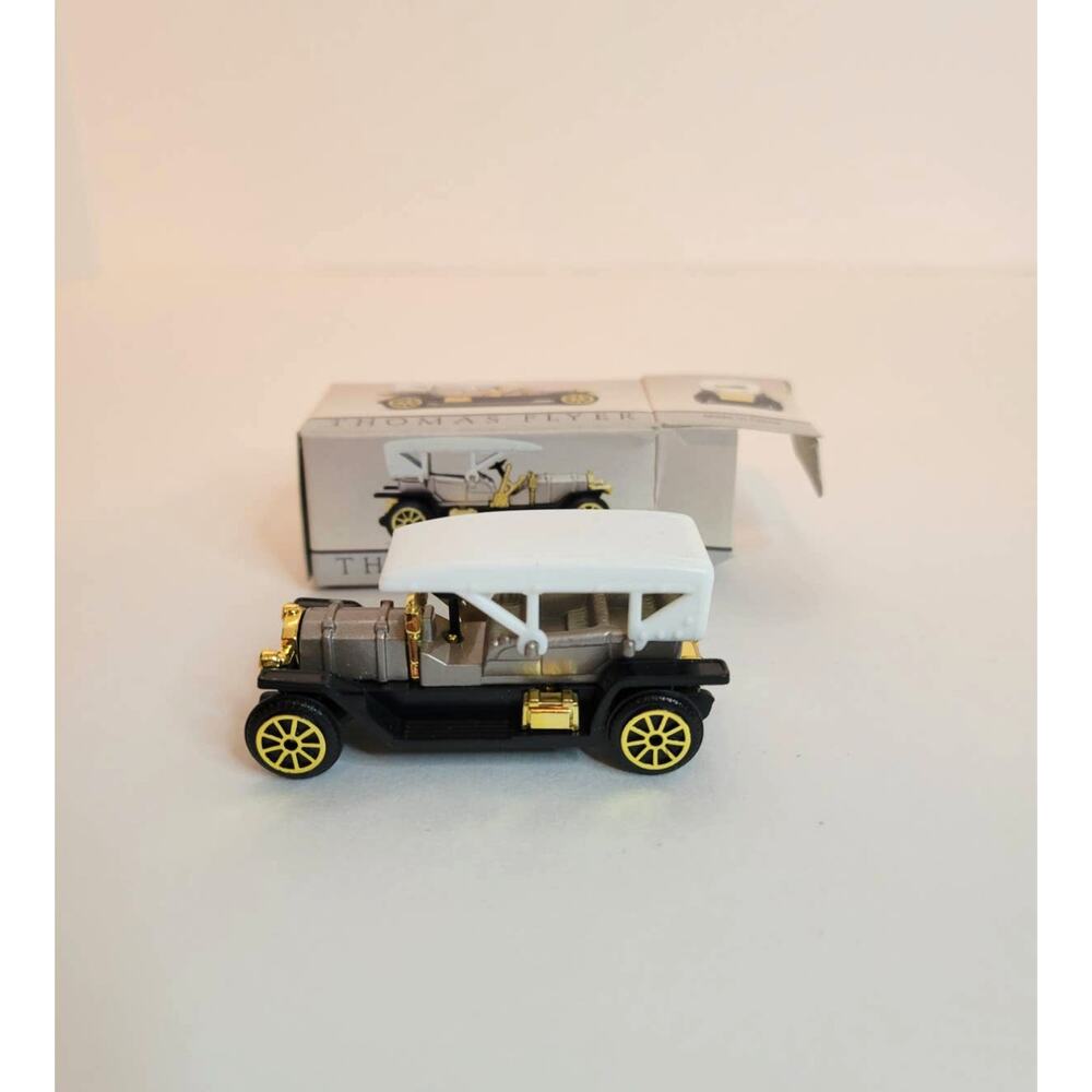 NIB Vintage Reader's Digest Collector THOMAS FLYER #213 1:64 Diecast Model Car